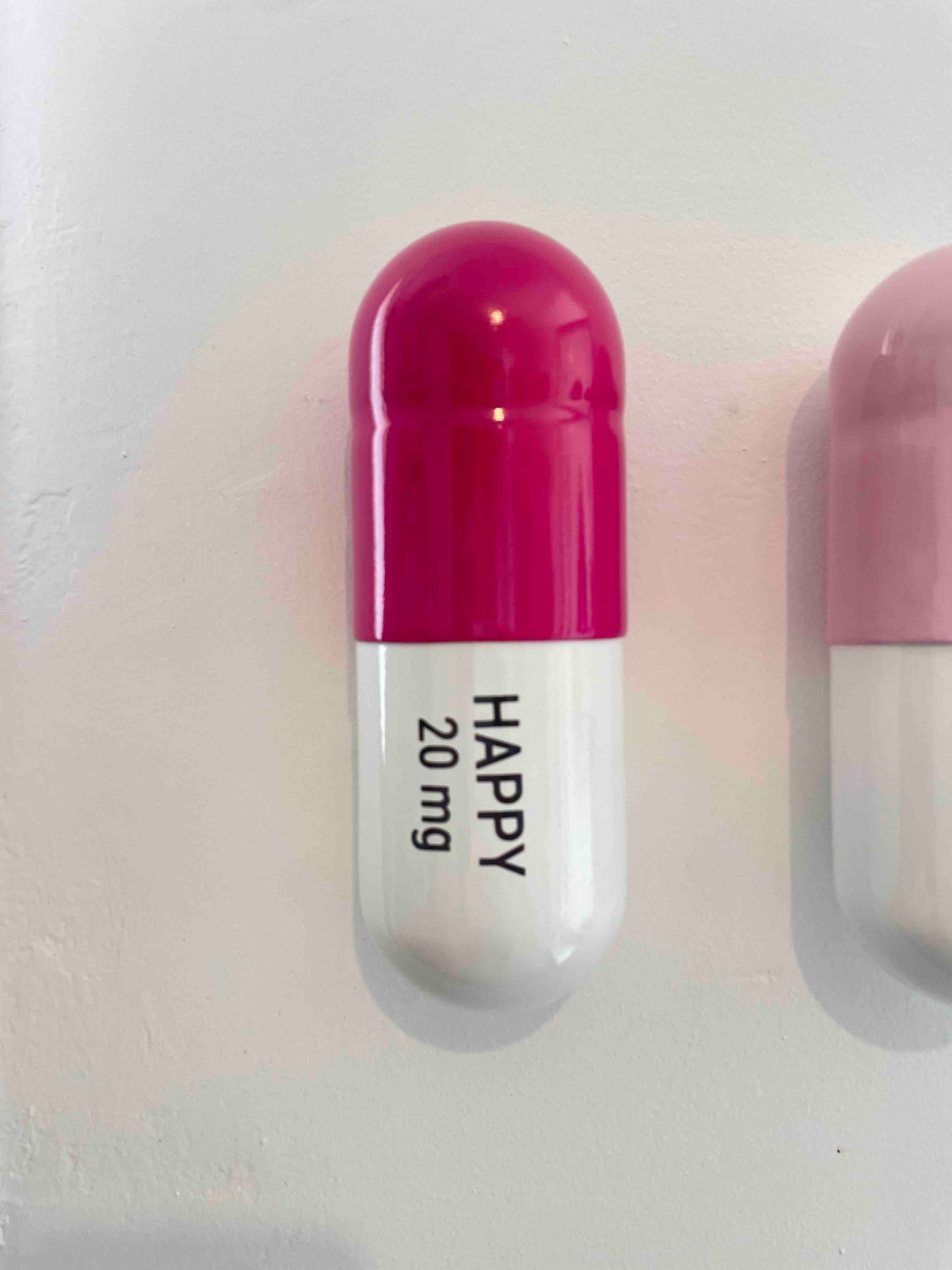 20 MG Happy pill Combo (turquoise, light pink and pink) - figurative sculpture