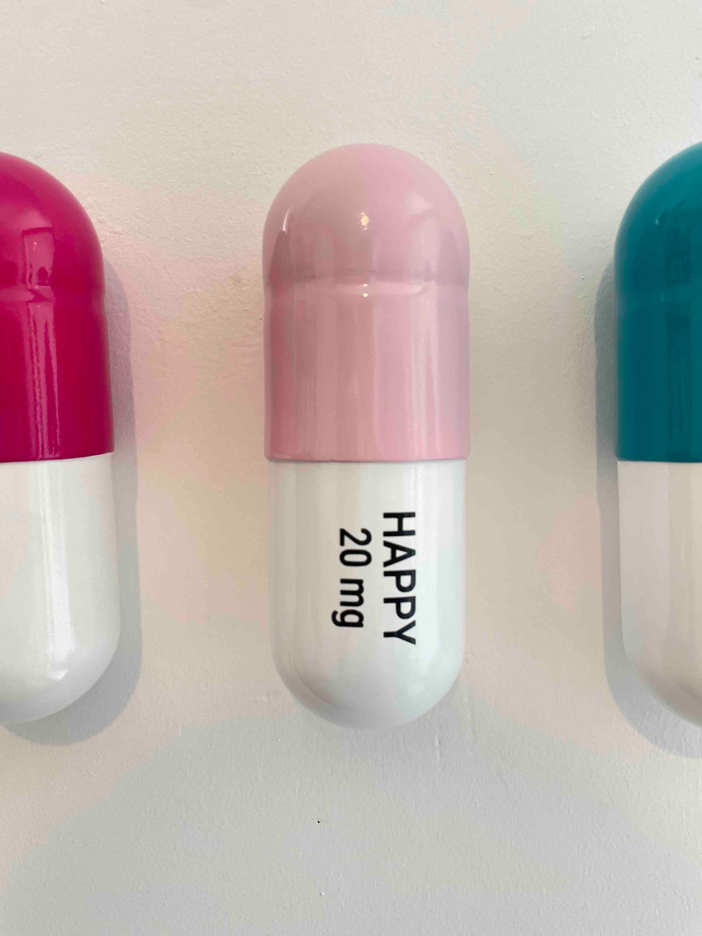 20 MG Happy pill Combo (turquoise, light pink and pink) - figurative sculpture