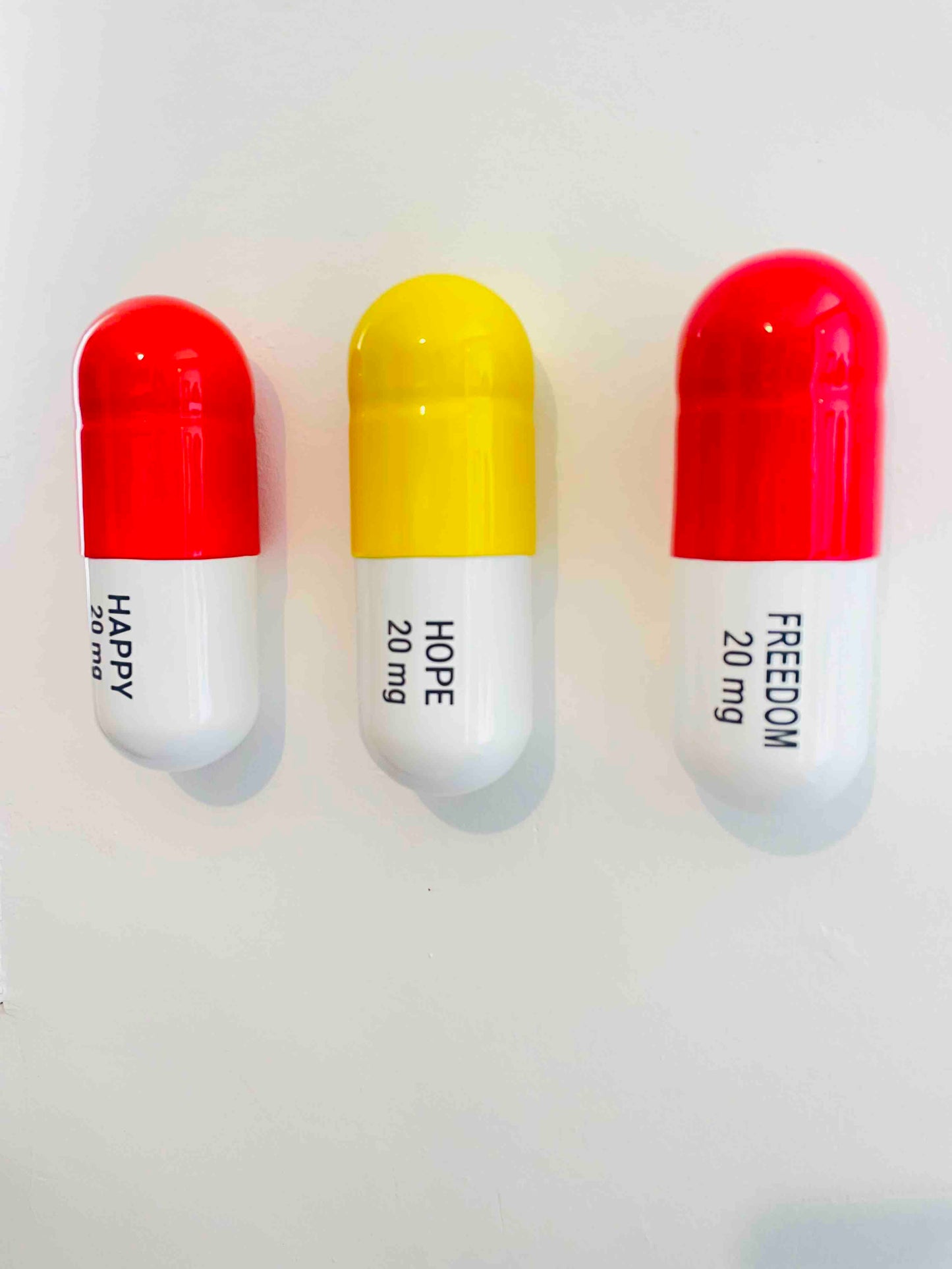 20 MG Happy pill Combo (red, yellow and orange) - figurative sculpture