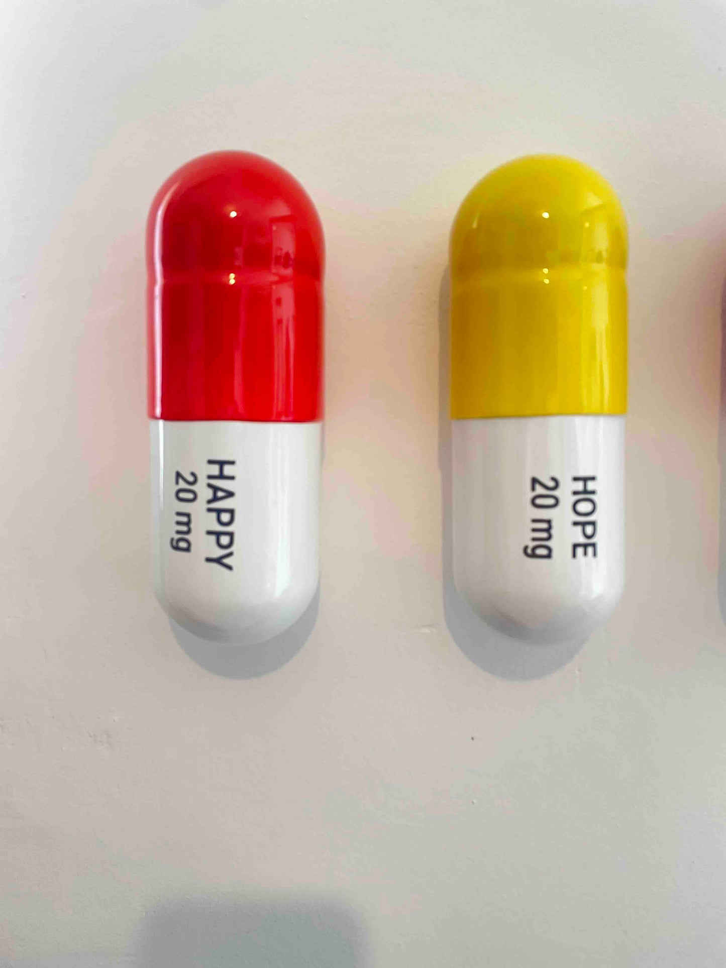 20 MG Happy pill Combo (red, yellow and orange) - figurative sculpture