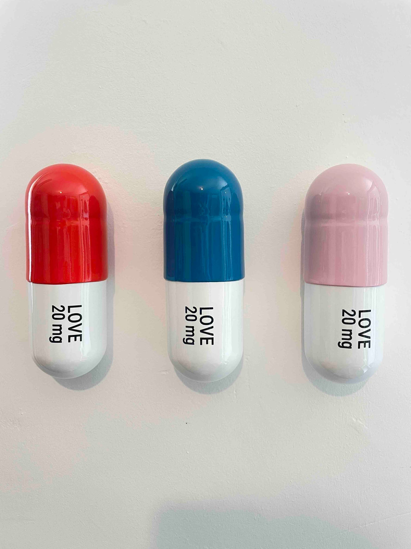 20 MG Love pill Combo (light pink, turquoise and orange) - figurative sculpture
