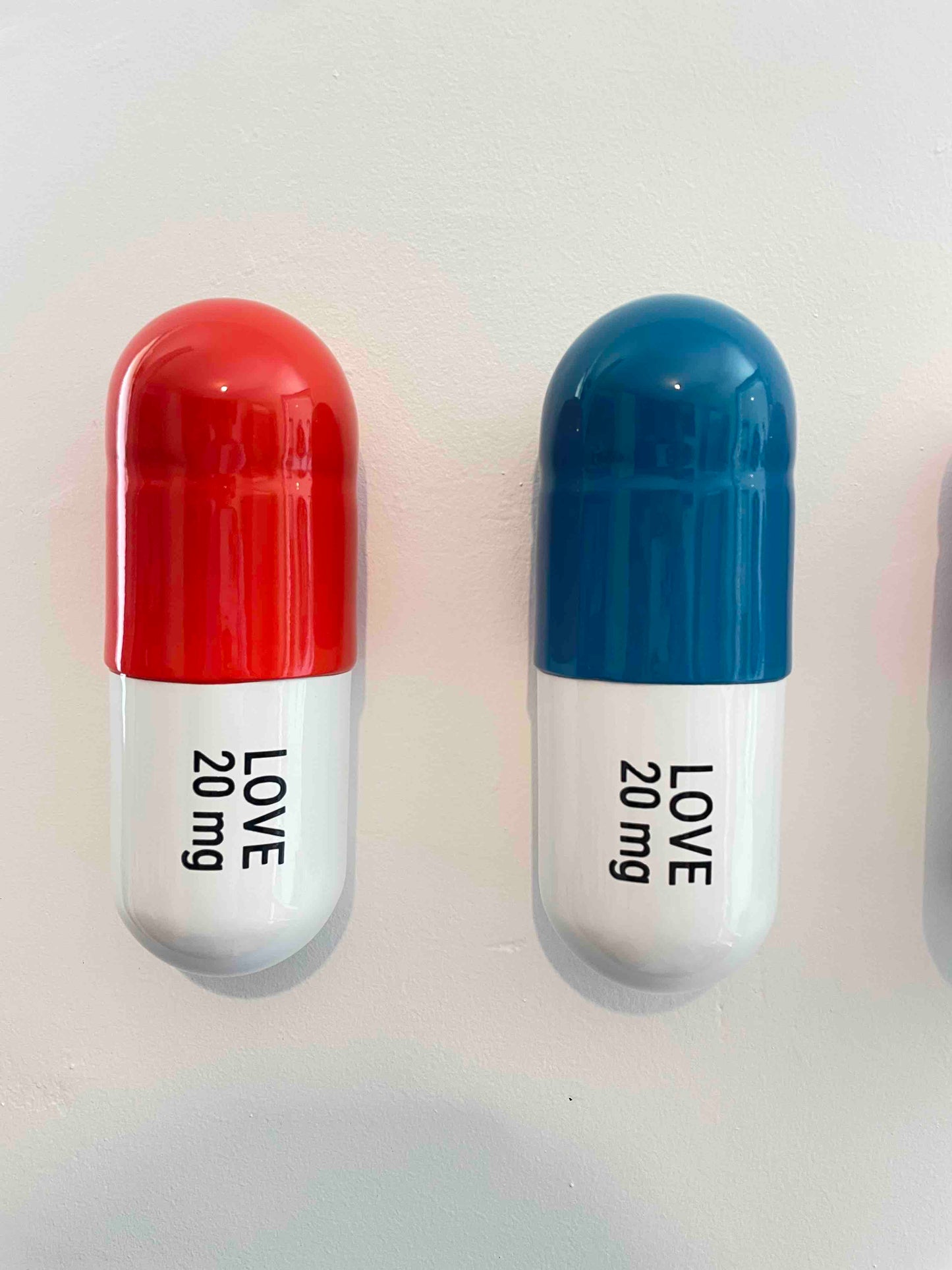 20 MG Love pill Combo (light pink, turquoise and orange) - figurative sculpture