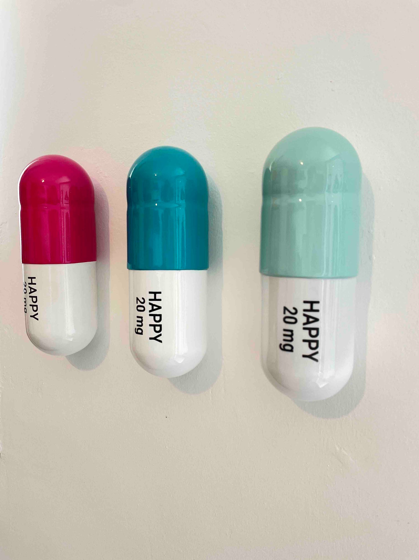 20 MG Happy pill Combo (turquoise, mint green and pink) - figurative sculpture