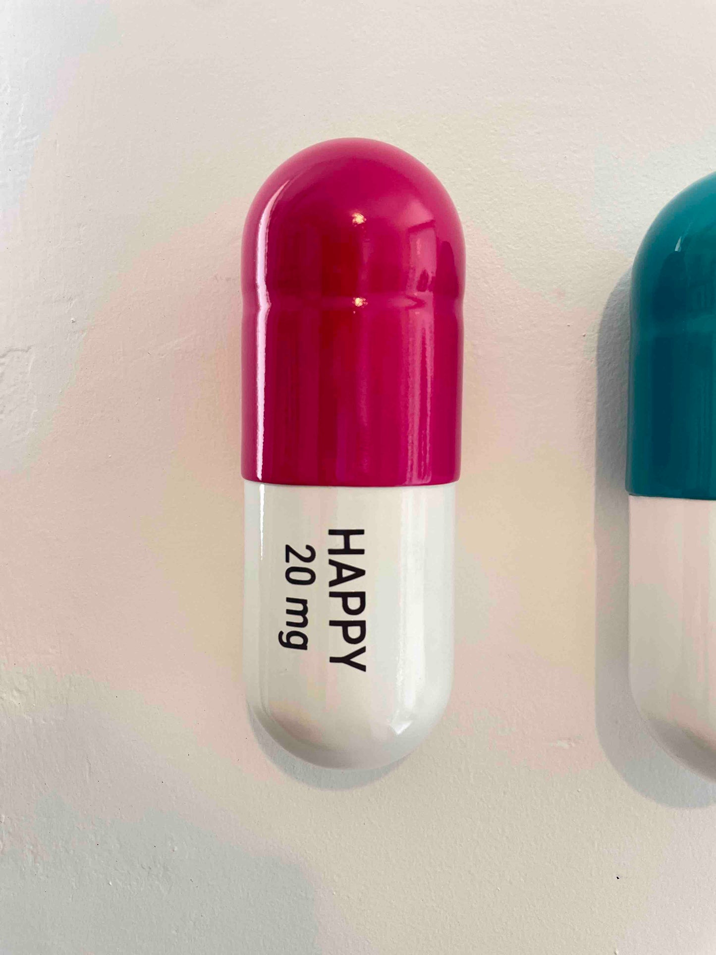 20 MG Happy pill Combo (turquoise, mint green and pink) - figurative sculpture