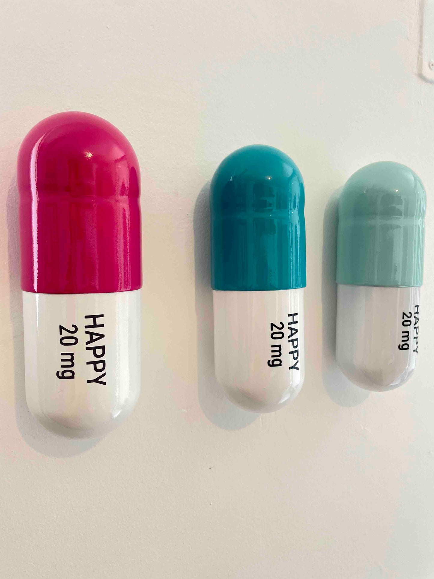 20 MG Happy pill Combo (turquoise, mint green and pink) - figurative sculpture