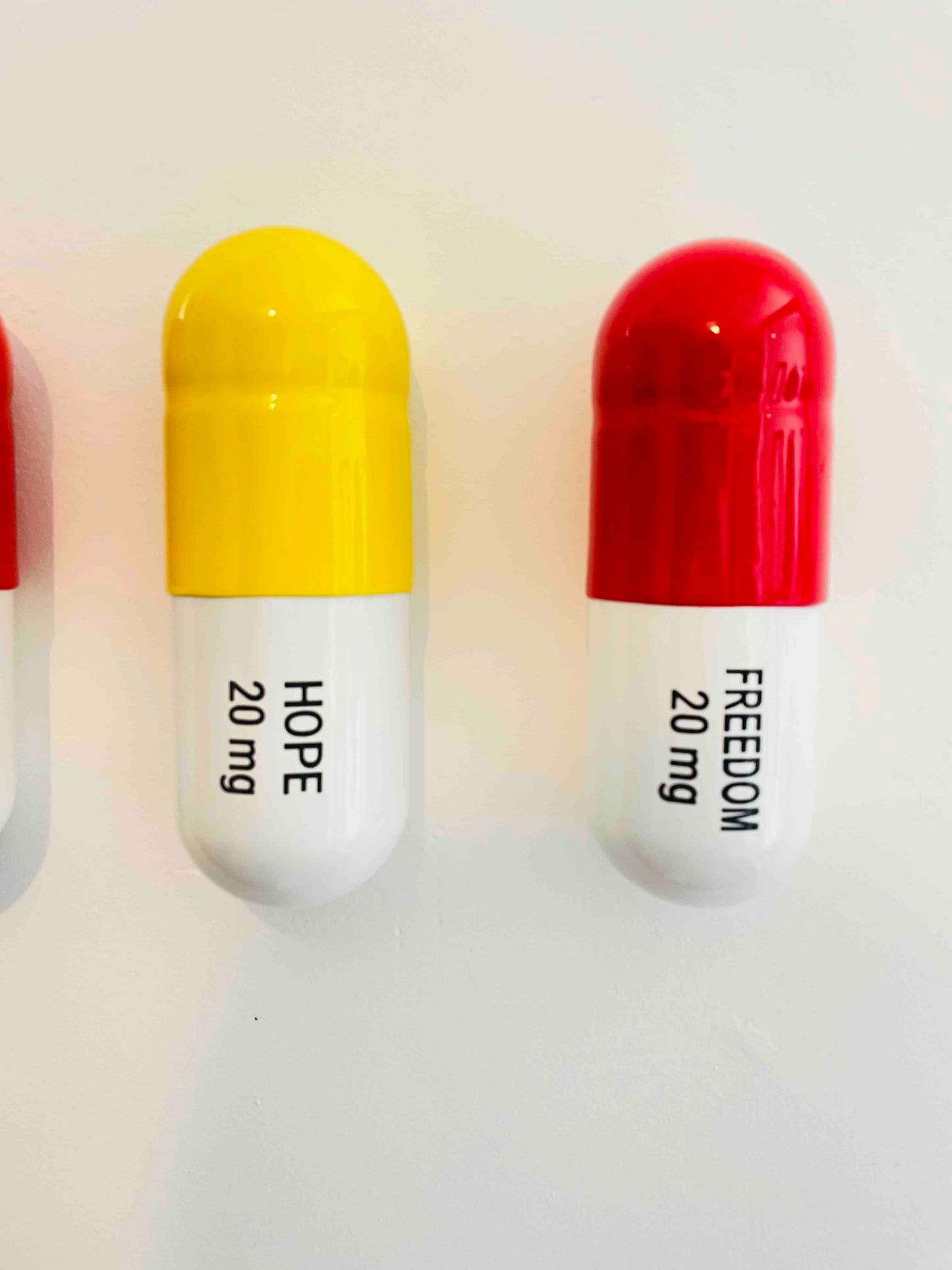 20 MG Happy pill Combo (red, yellow and orange) - figurative sculpture