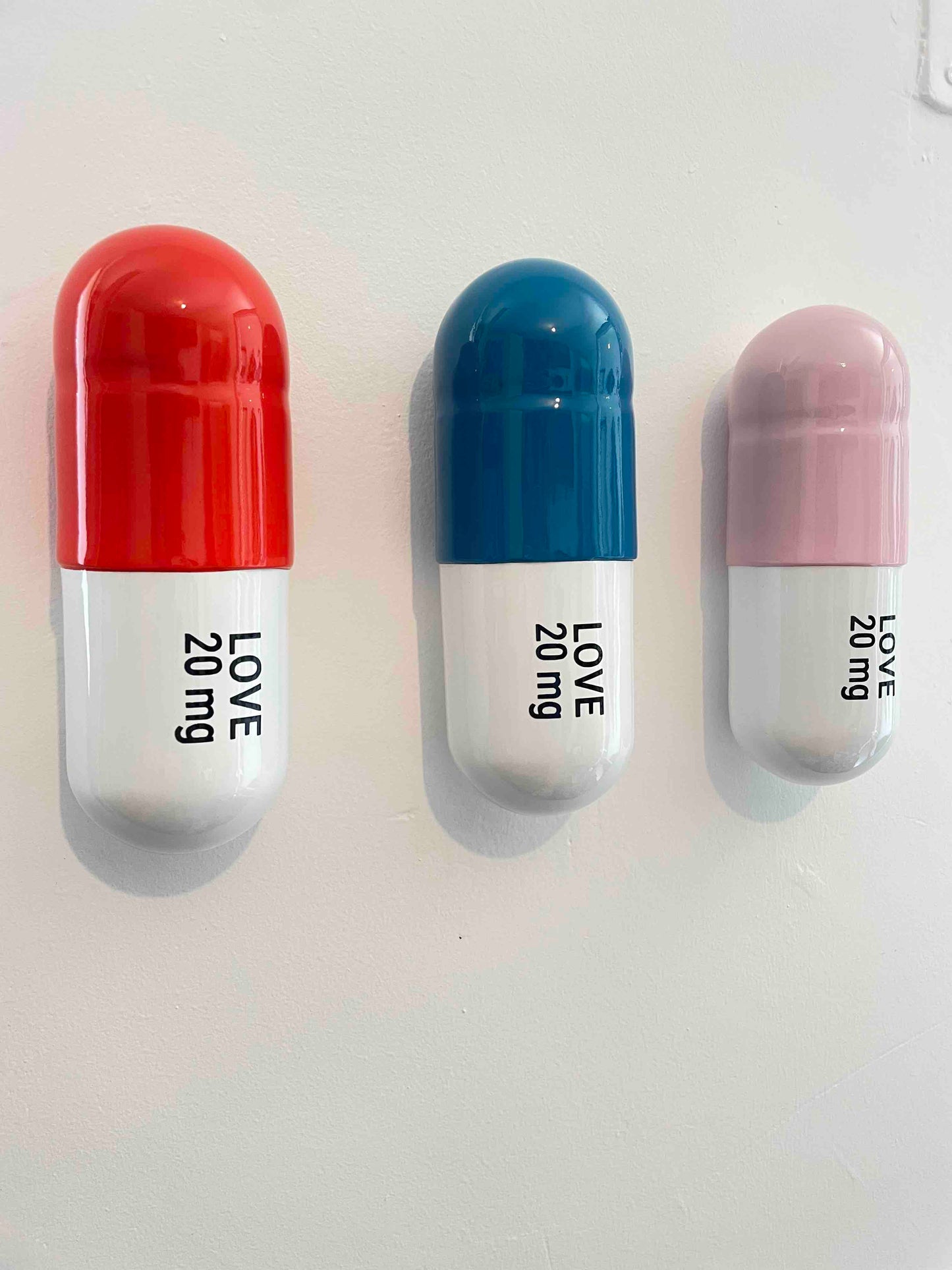 20 MG Love pill Combo (light pink, turquoise and orange) - figurative sculpture